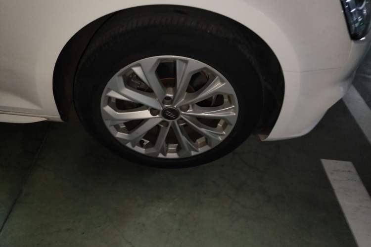Used Audi A4L 2019 40 TFSI Ambition China VI Right Front Wheel Hub