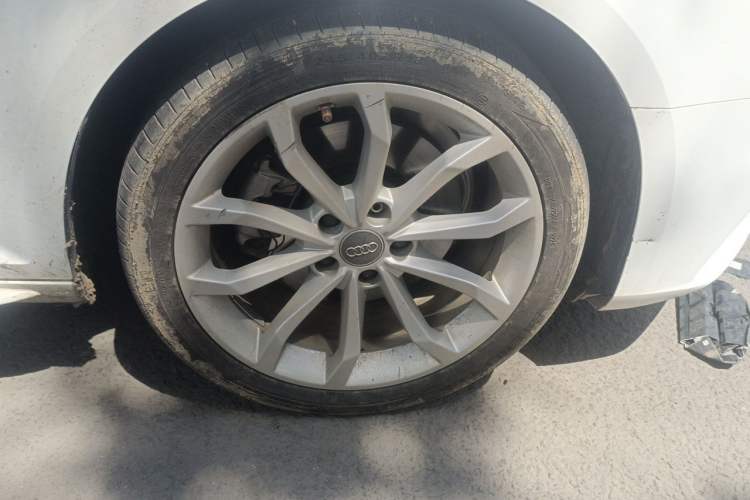 Used Audi A4L 2019 40 TFSI Ambition Version China V Right Front Wheel Hub