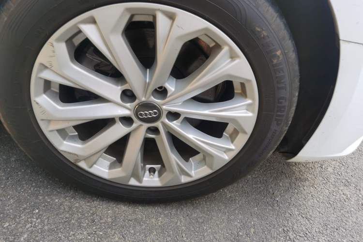 Used Audi A4L 2019 40 TFSI Ambition China VI Right Front Wheel Hub