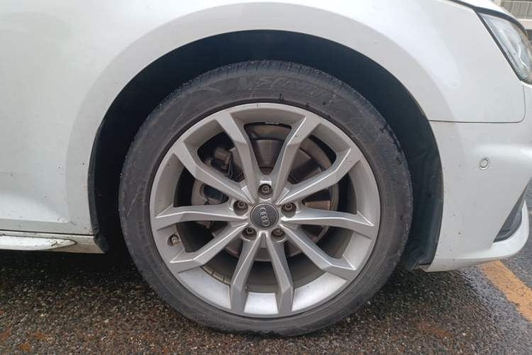Used Audi A4L 2019 40 TFSI Fashion Edition China VI Emission Standard Right Front Wheel Hub