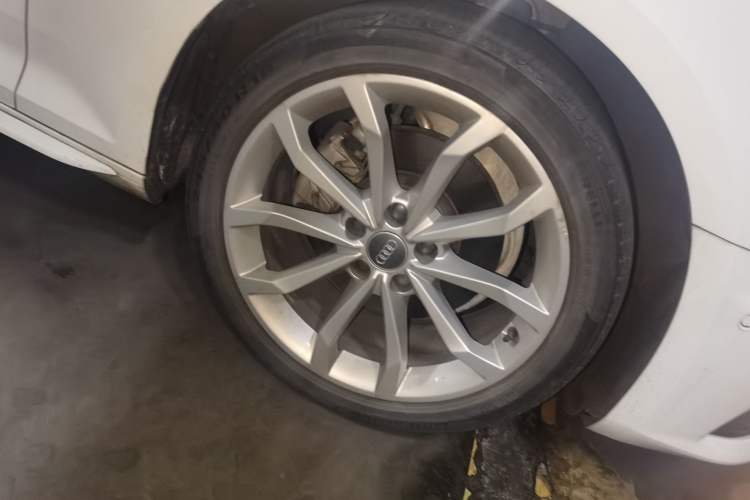 Used Audi A4L 2019 40 TFSI Fashion Edition China VI Emission Standard Right Front Wheel Hub