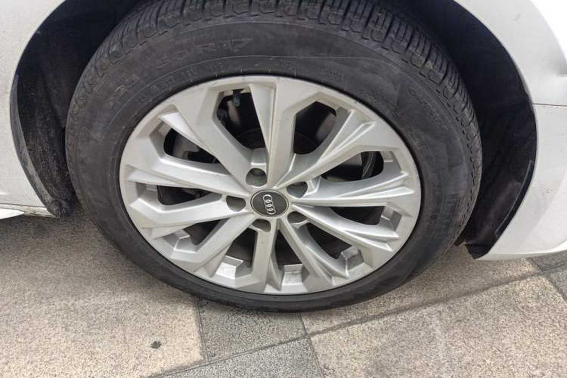 Used Audi A4L 2019 40 TFSI Ambition China VI Right Front Wheel Hub