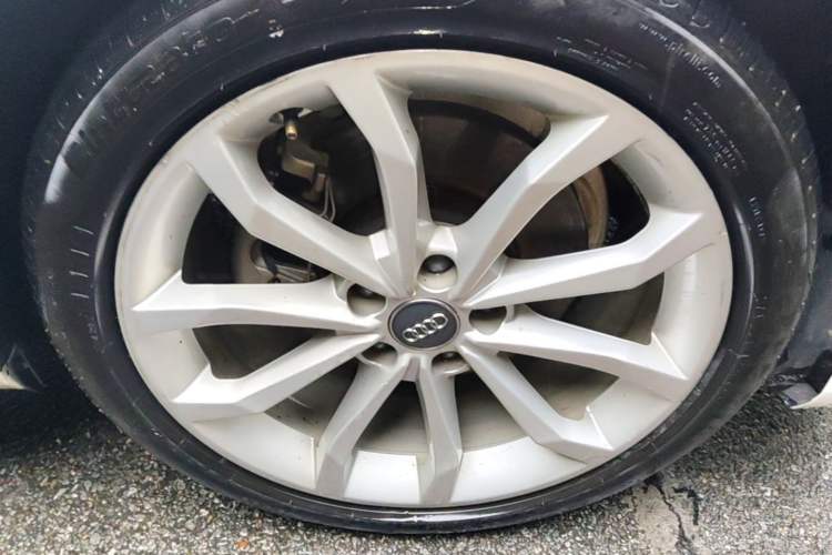 Used Audi A4L 2019 40 TFSI Fashion Edition China VI Emission Standard Right Front Wheel Hub