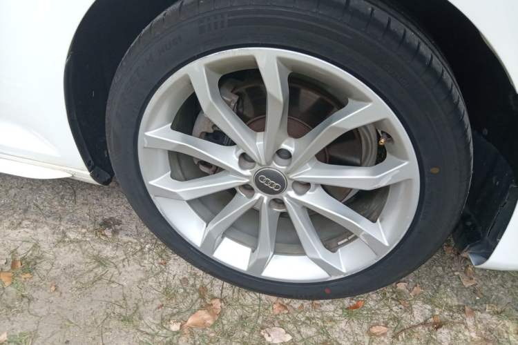 Used Audi A4L 2019 40 TFSI Fashion Edition China VI Emission Standard Right Front Wheel Hub