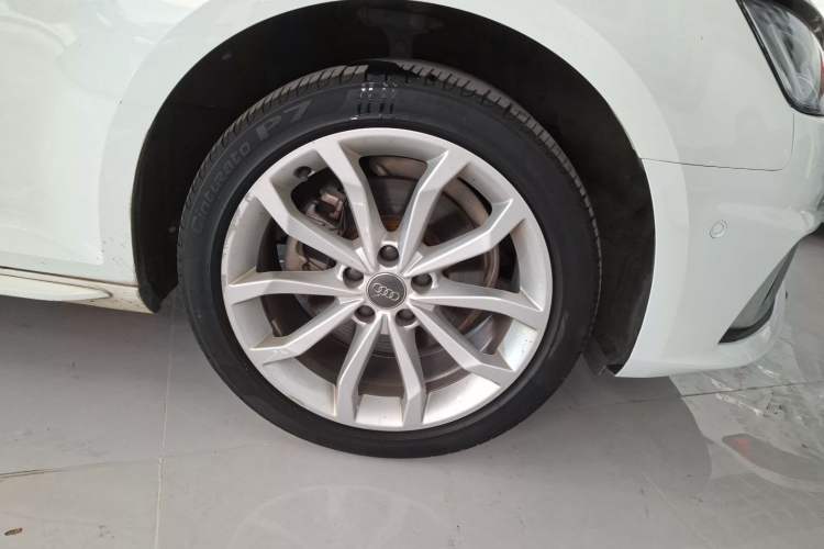 Used Audi A4L 2019 40 TFSI Fashion Edition China VI Emission Standard Right Front Wheel Hub