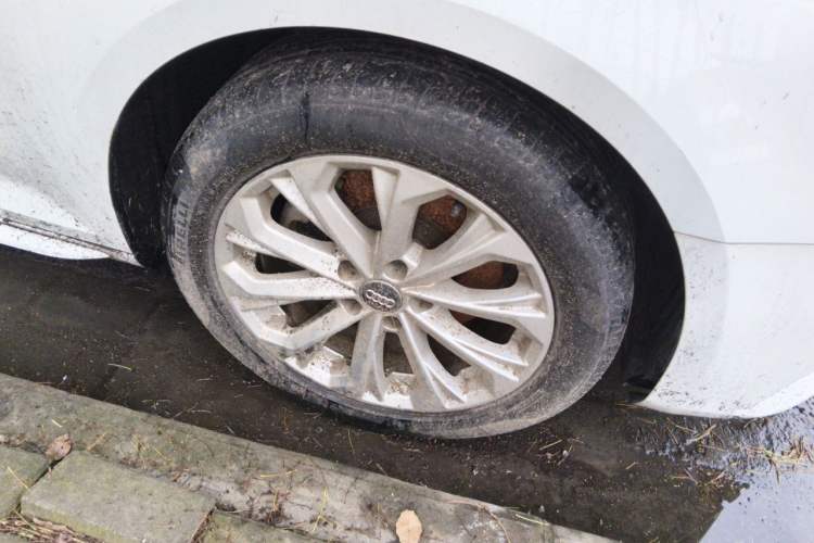 Used Audi A4L 2019 40 TFSI Ambition China VI Right Front Wheel Hub