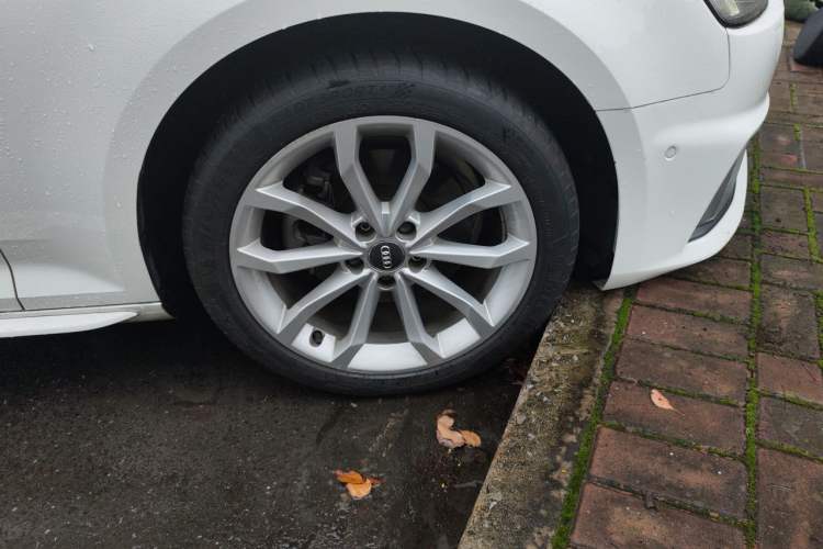 Used Audi A4L 2019 40 TFSI Fashion Edition China VI Emission Standard Right Front Wheel Hub