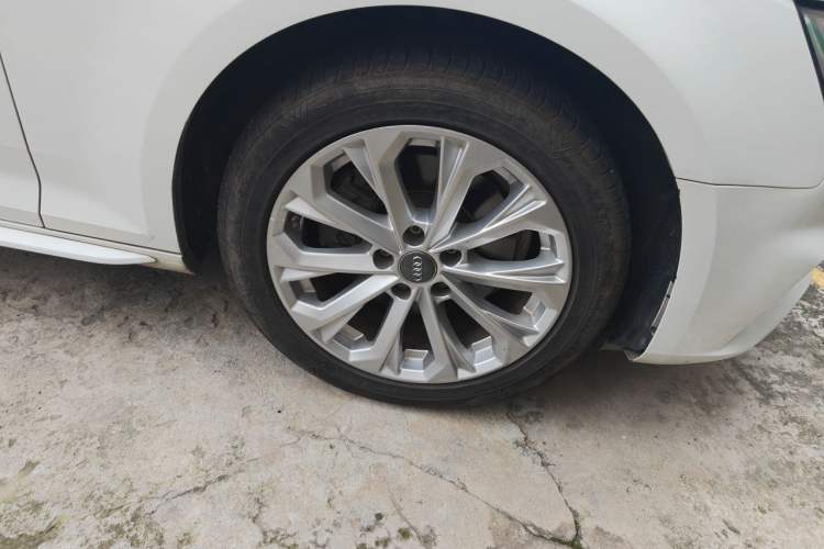 Used Audi A4L 2019 40 TFSI Ambition Version China V Right Front Wheel Hub