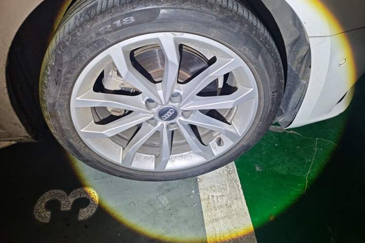 Used Audi A4L 2019 40 TFSI Fashion Edition China VI Emission Standard Right Front Wheel Hub