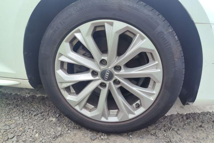 Used Audi A4L 2019 40 TFSI Ambition Version China V Right Front Wheel Hub
