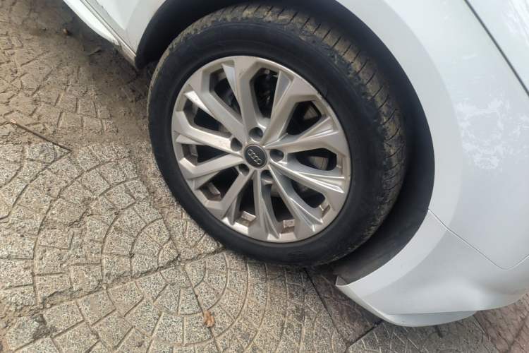 Used Audi A4L 2019 40 TFSI Ambition China VI Right Front Wheel Hub