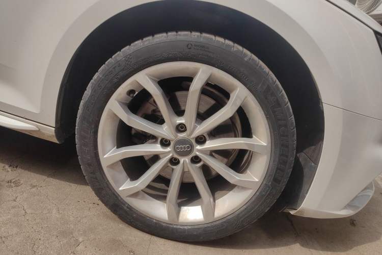 Used Audi A4L 2019 40 TFSI Fashion Edition China VI Emission Standard Right Front Wheel Hub