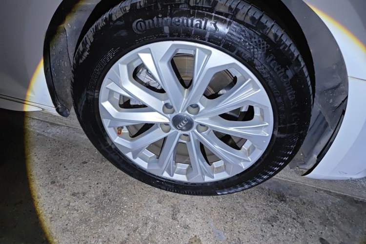 Used Audi A4L 2019 40 TFSI Ambition Version China V Right Front Wheel Hub