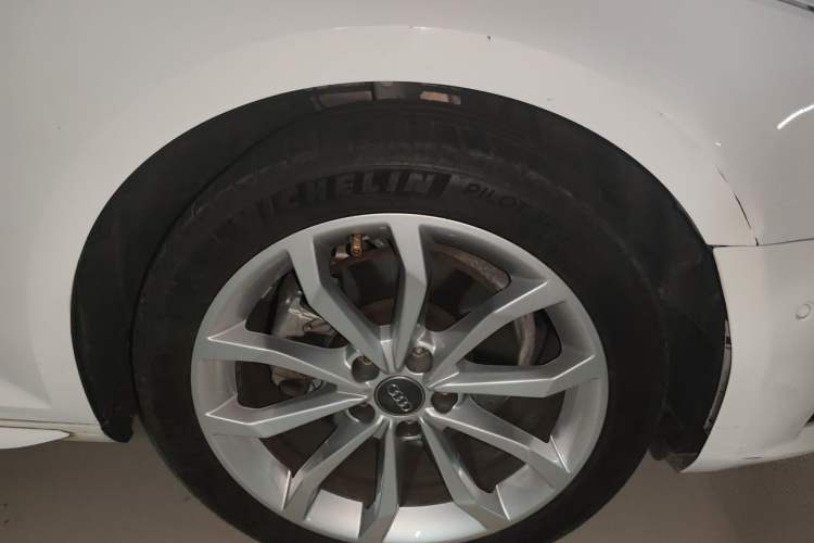 Used Audi A4L 2019 40 TFSI Fashion Edition China VI Emission Standard Right Front Wheel Hub