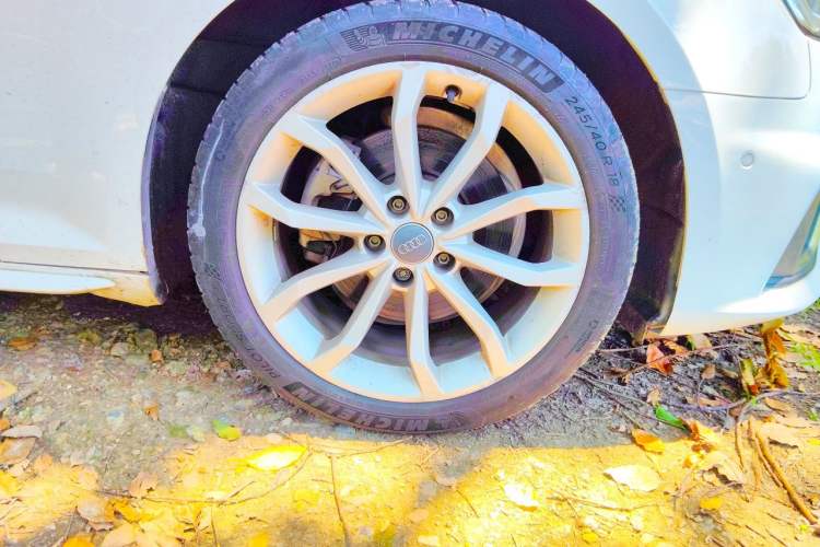 Used Audi A4L 2019 40 TFSI Fashion Edition China VI Emission Standard Right Front Wheel Hub