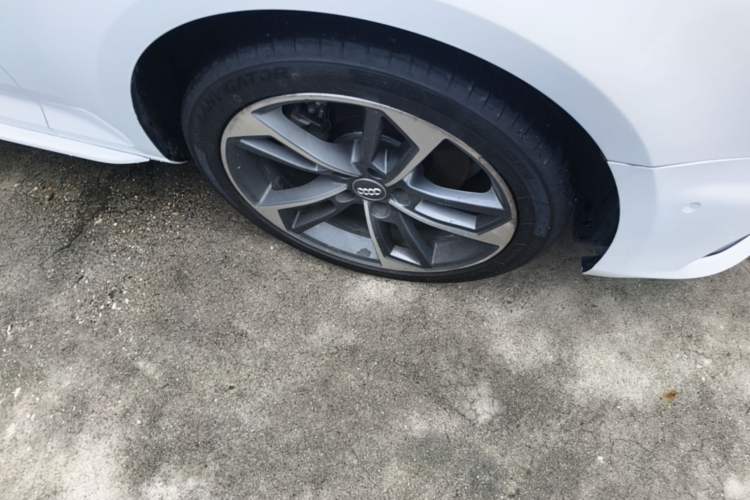 Used Audi A4L 2019 40 TFSI Fashion Edition China VI Emission Standard Right Front Wheel Hub