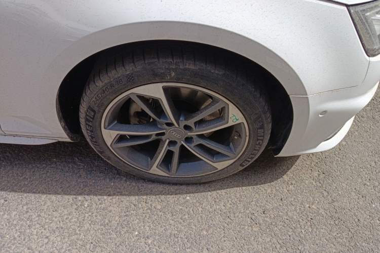 Used Audi A4L 2019 40 TFSI Fashion Version China V Right Front Wheel Hub