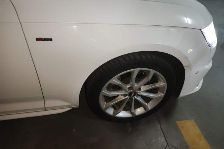 Used Audi A4L 2019 40 TFSI Fashion Edition China VI Emission Standard Right Front Wheel Hub