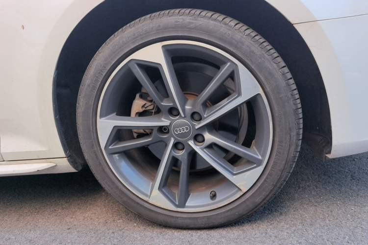 Used Audi A4L 2019 40 TFSI Ambition China VI Right Front Wheel Hub