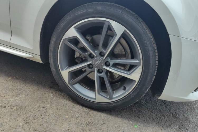 Used Audi A4L 2019 40 TFSI Ambition China VI Right Front Wheel Hub