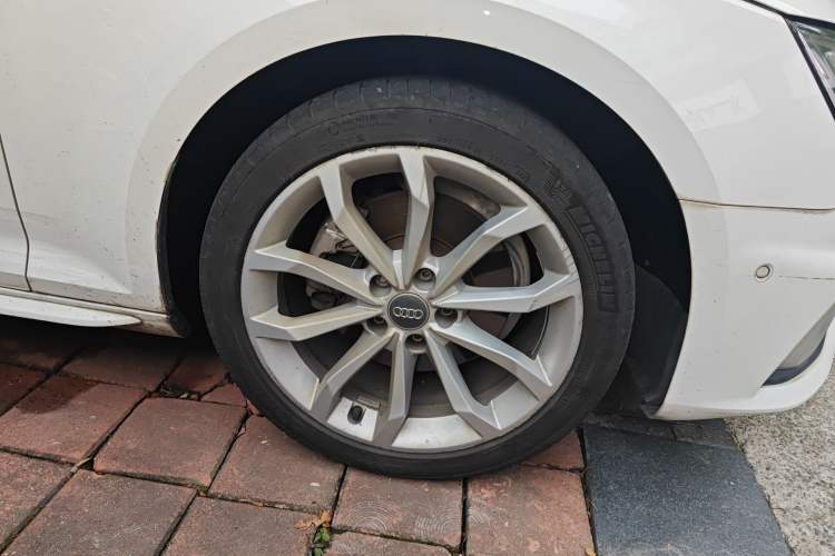Used Audi A4L 2019 40 TFSI Fashion Edition China VI Emission Standard Right Front Wheel Hub