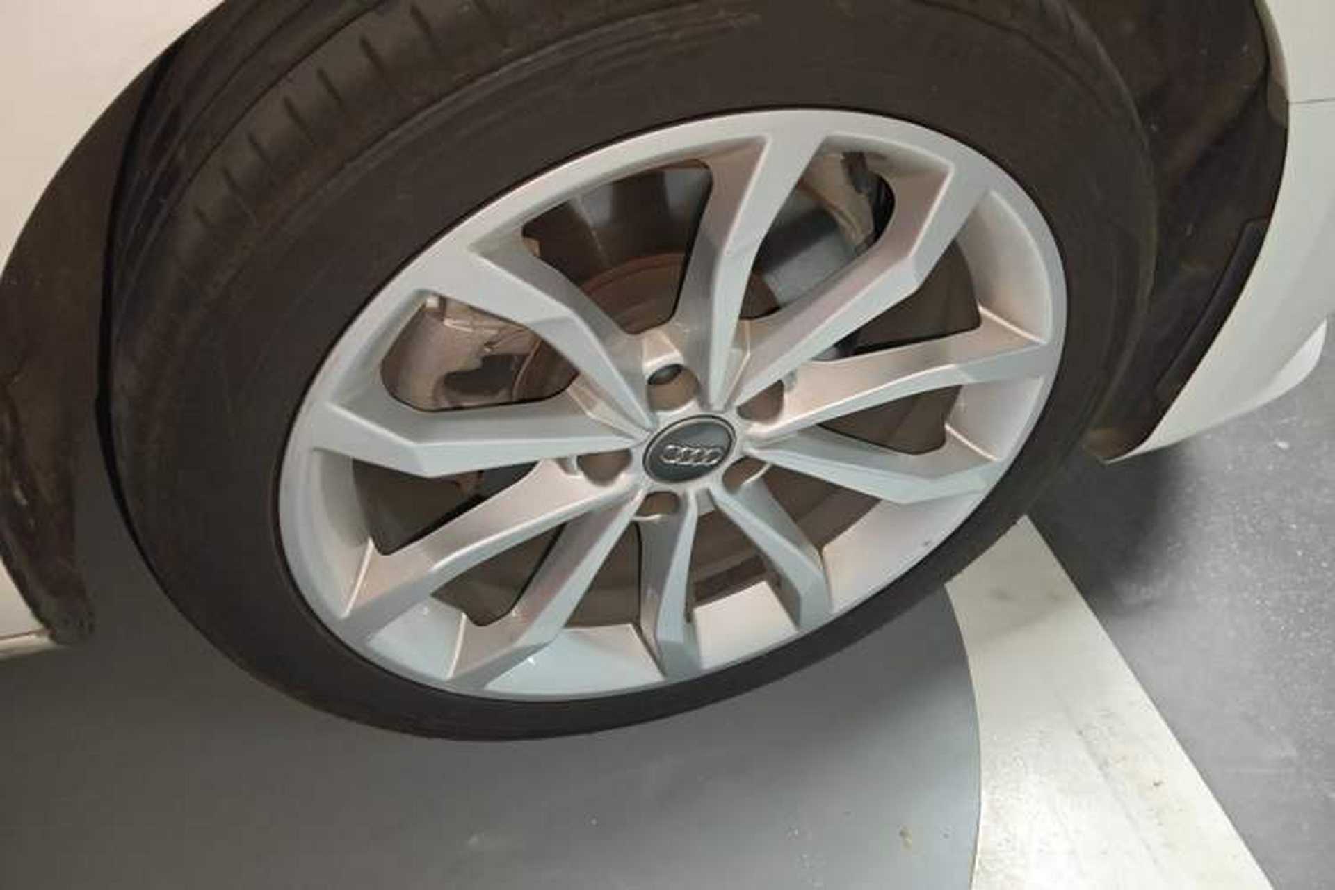 Used Audi A4L 2019 40 TFSI Fashion Edition China VI Emission Standard Right Front Wheel Hub