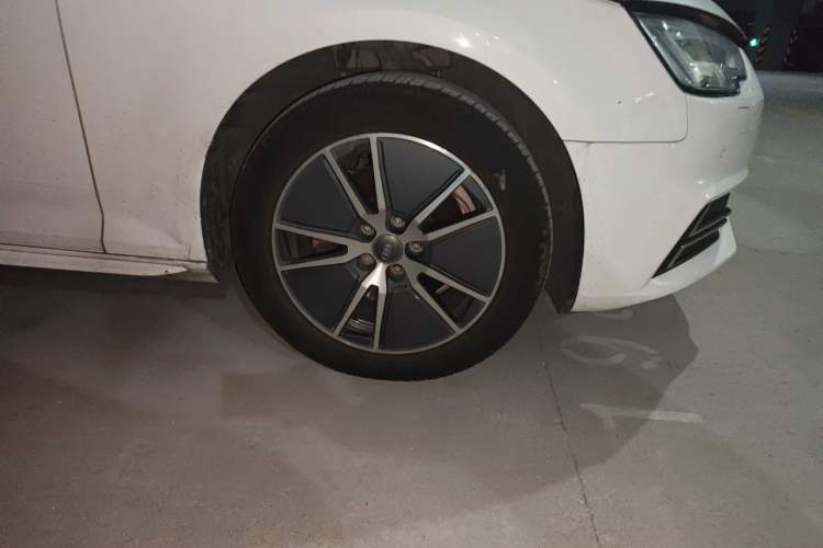 Used Audi A4L 2019 40 TFSI Ambition China VI Right Front Wheel Hub