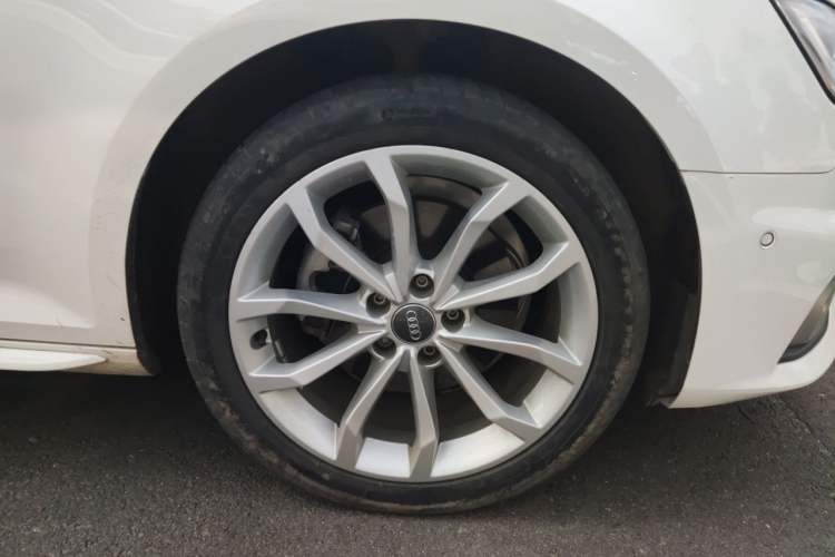 Used Audi A4L 2019 40 TFSI Fashion Edition China VI Emission Standard Right Front Wheel Hub
