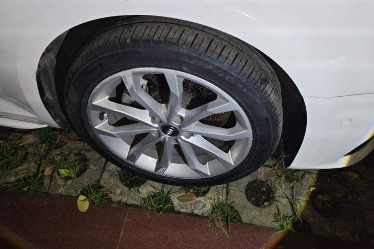 Used Audi A4L 2019 40 TFSI Fashion Edition China VI Emission Standard Right Front Wheel Hub