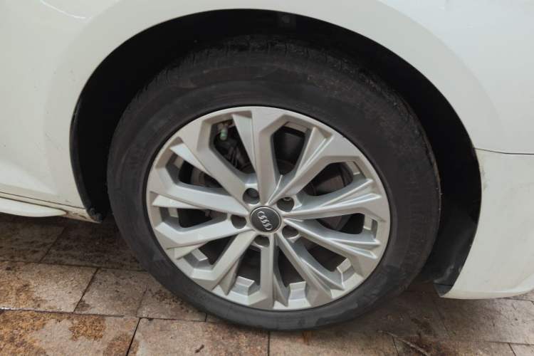 Used Audi A4L 2019 40 TFSI Ambition China VI Right Front Wheel Hub