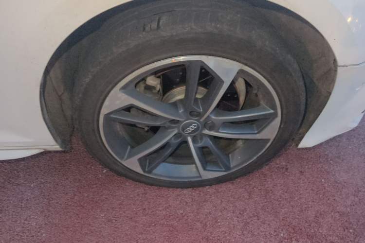 Used Audi A4L 2019 40 TFSI Ambition Version China V Right Front Wheel Hub