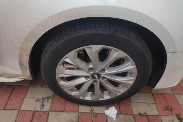 Used Audi A4L 2019 40 TFSI Ambition Version China V Right Front Wheel Hub