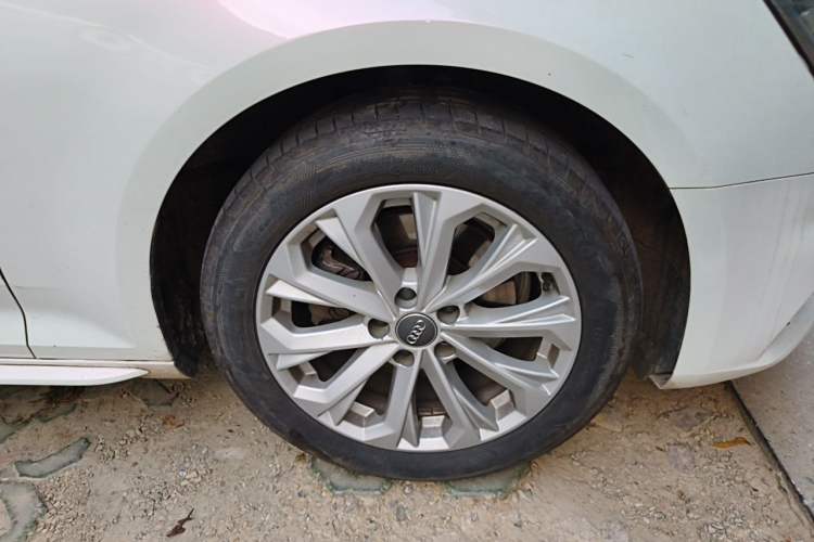 Used Audi A4L 2019 40 TFSI Ambition China VI Right Front Wheel Hub