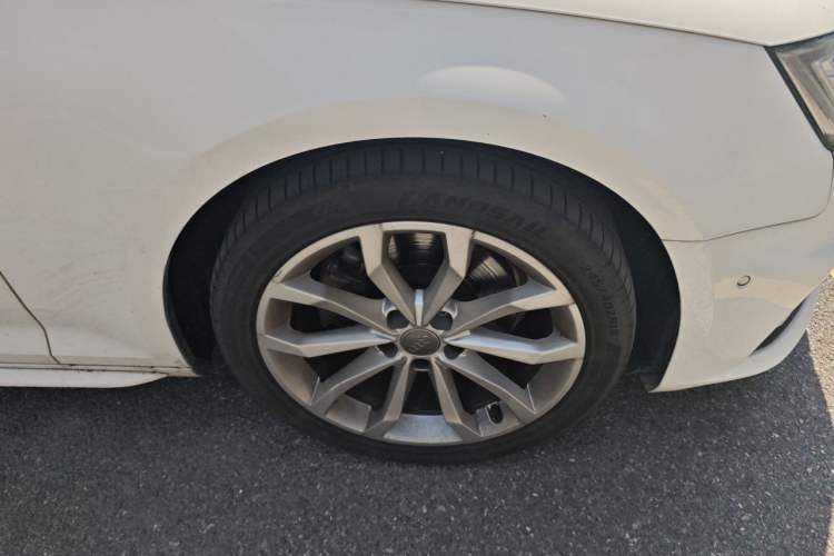Used Audi A4L 2019 40 TFSI Fashion Version China V Right Front Wheel Hub