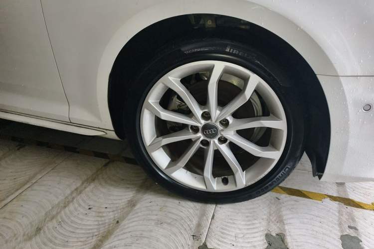 Used Audi A4L 2019 40 TFSI Fashion Edition China VI Emission Standard Right Front Wheel Hub