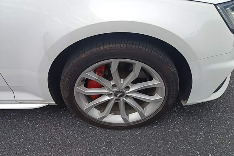 Used Audi A4L 2019 45 TFSI quattro Individual Sport Edition China VI Right Front Wheel Hub