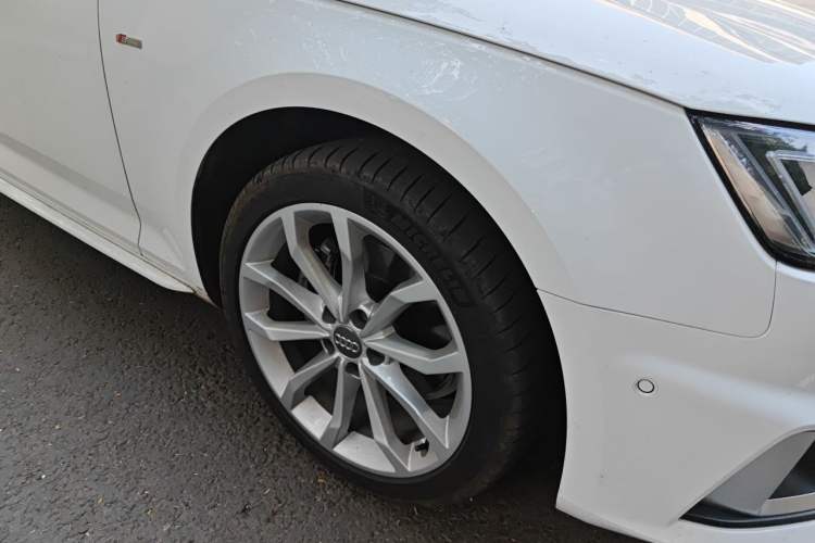Used Audi A4L 2019 40 TFSI Fashion Edition China VI Emission Standard Right Front Wheel Hub