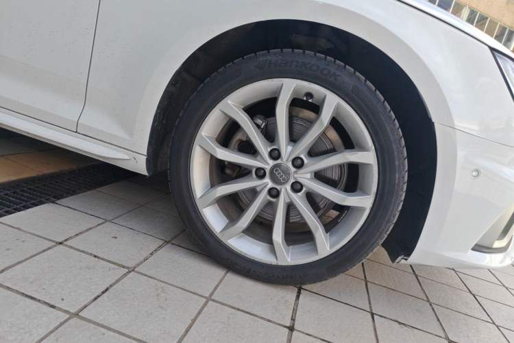 Used Audi A4L 2019 40 TFSI Fashion Edition China VI Emission Standard Right Front Wheel Hub