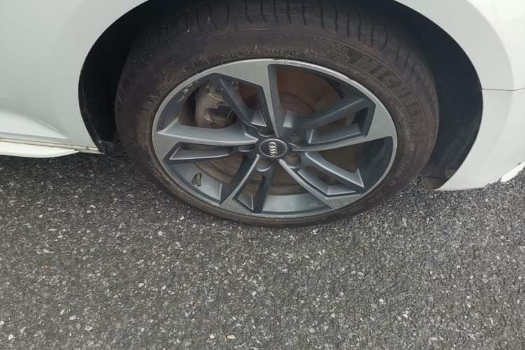 Used Audi A4L 2019 40 TFSI Ambition China VI Right Front Wheel Hub