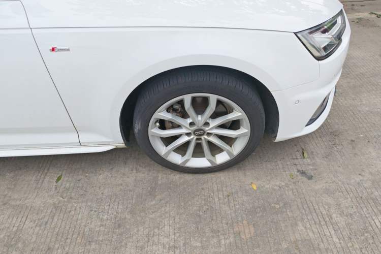 Used Audi A4L 2019 40 TFSI Fashion Edition China VI Emission Standard Right Front Wheel Hub