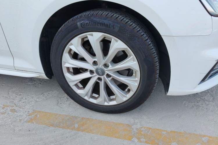 Used Audi A4L 2019 40 TFSI Ambition Version China V Right Front Wheel Hub