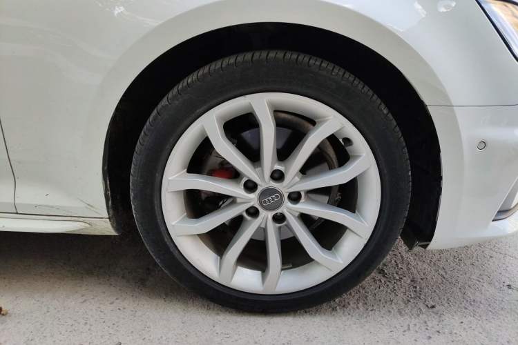 Used Audi A4L 2019 40 TFSI Fashion Edition China VI Emission Standard Right Front Wheel Hub