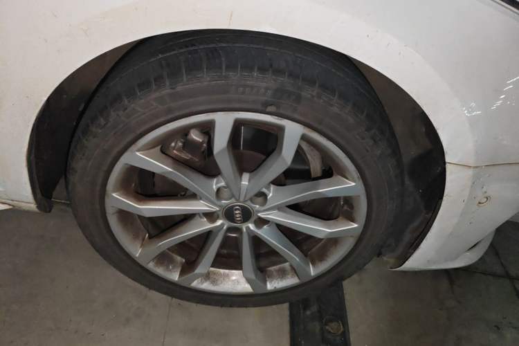 Used Audi A4L 2019 40 TFSI Fashion Edition China VI Emission Standard Right Front Wheel Hub