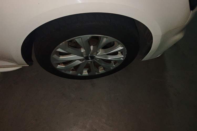 Used Audi A4L 2019 40 TFSI Ambition China VI Right Front Wheel Hub