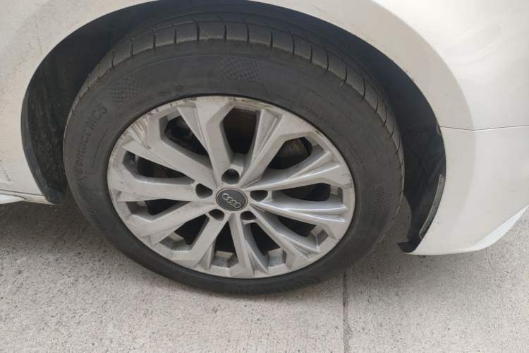Used Audi A4L 2019 40 TFSI Ambition China VI Right Front Wheel Hub