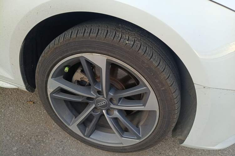 Used Audi A4L 2019 40 TFSI Ambition Version China V Right Front Wheel Hub