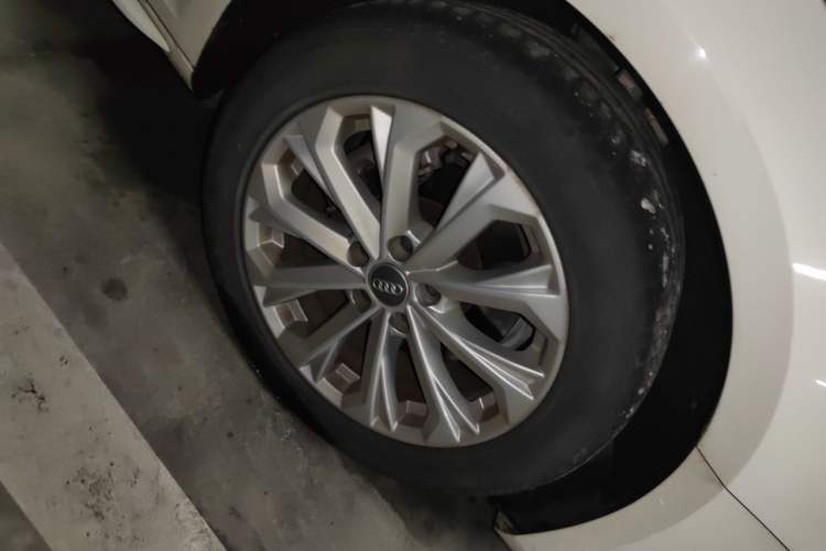 Used Audi A4L 2019 40 TFSI Ambition Version China V Right Front Wheel Hub