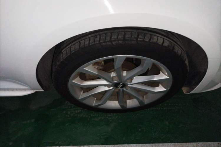 Used Audi A4L 2019 40 TFSI Fashion Edition China VI Emission Standard Right Front Wheel Hub
