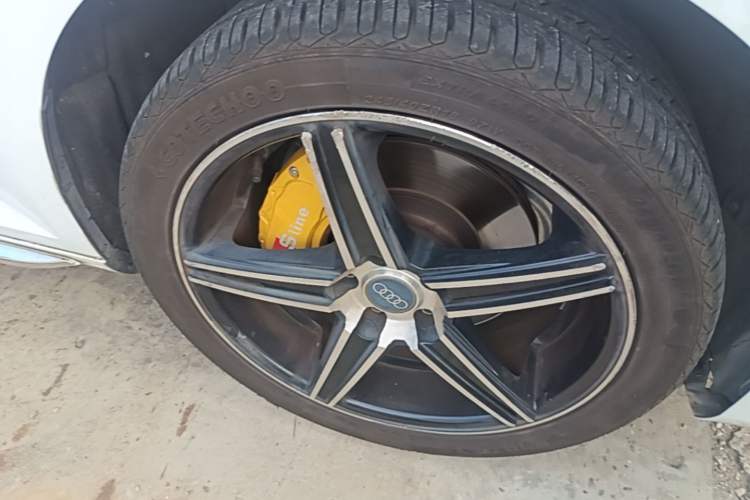 Used Audi A4L 2019 40 TFSI Fashion Edition China VI Emission Standard Right Front Wheel Hub