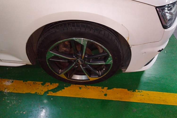 Used Audi A4L 2019 40 TFSI Fashion Edition China VI Emission Standard Right Front Wheel Hub